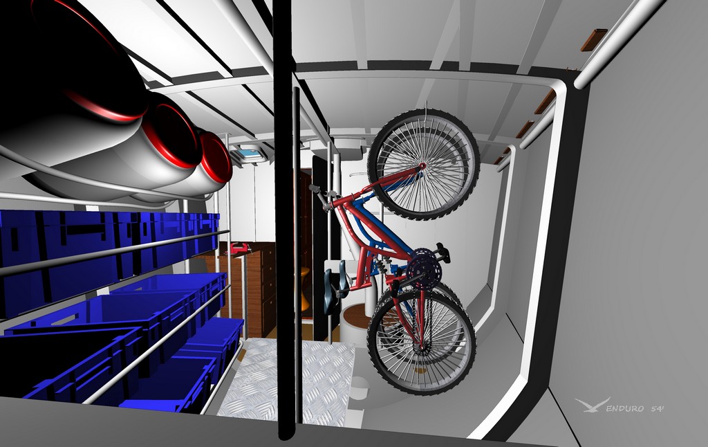 velos VTT dans soute à voiles